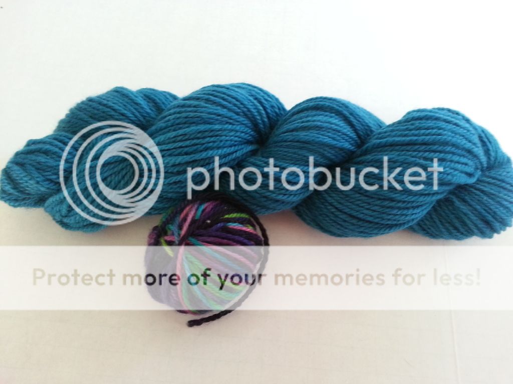 Teal BFL w/ free scrap of MM "KIV" Teal BFL w/ free scrap of MM "KIV"